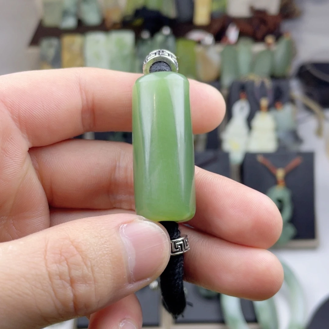 岫岩河磨玉（透闪石质玉）未镶嵌颈饰❻****六