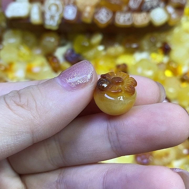 橄榄核吊坠小柿子