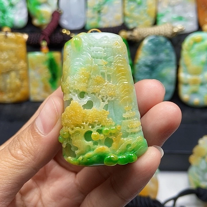 王***敌翡翠未镶嵌颈饰天然翡翠A货