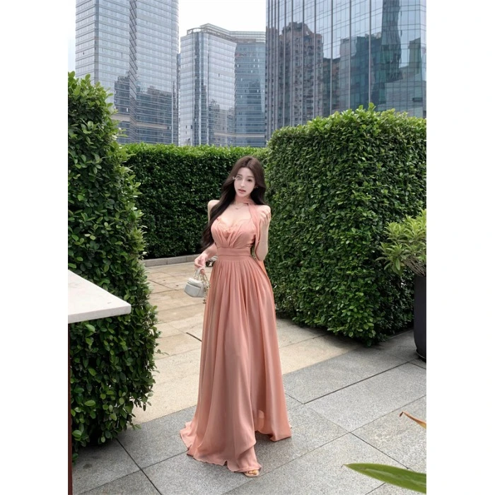 蕾丝拼接飘带吊带连衣裙女夏季海边度假风修身气质收腰蓬蓬长裙子