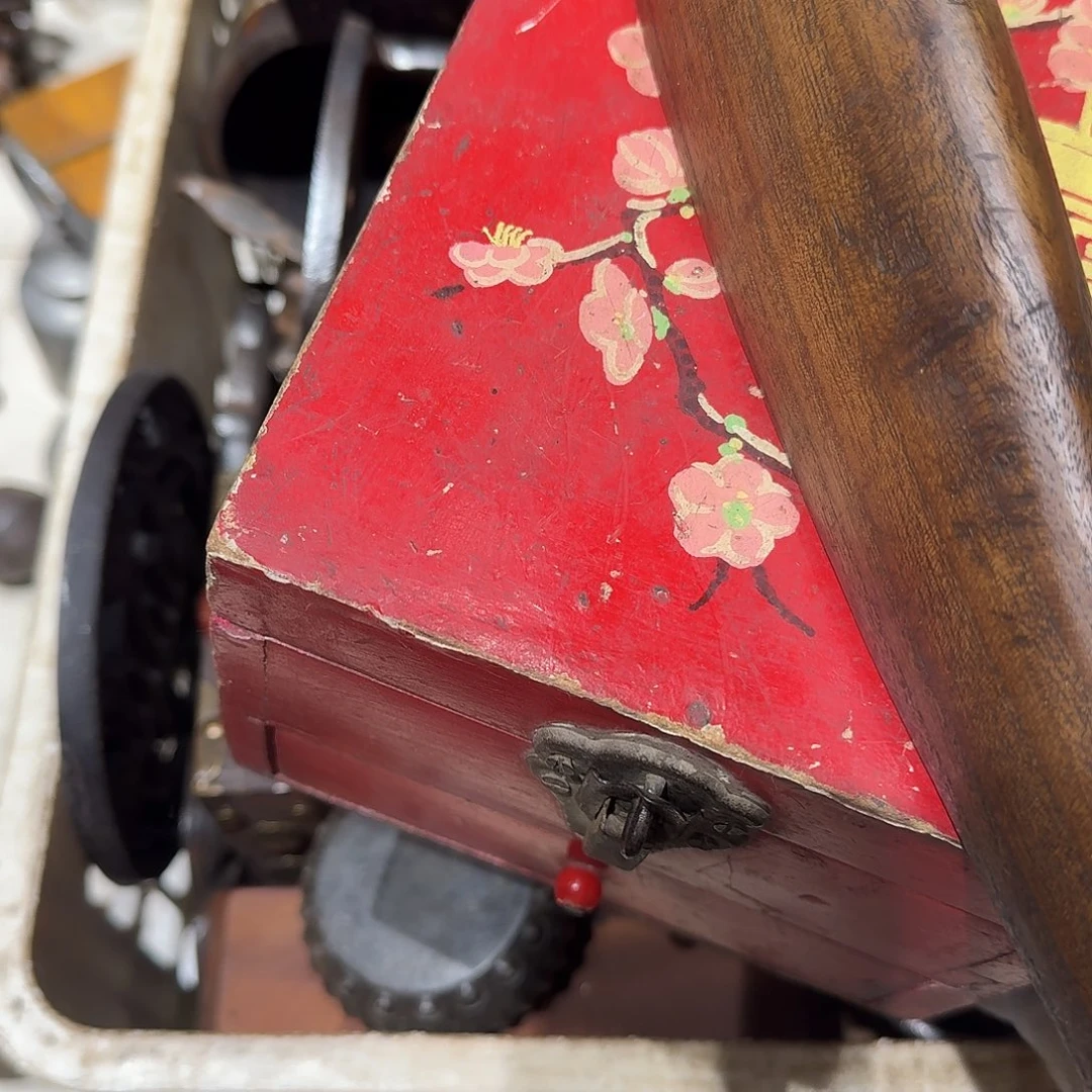 阿***東一物一图，工艺品。