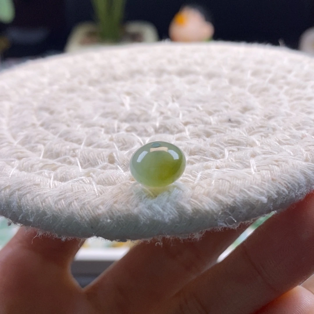 翡翠散珠天然翡翠秋香色9.9×7.3