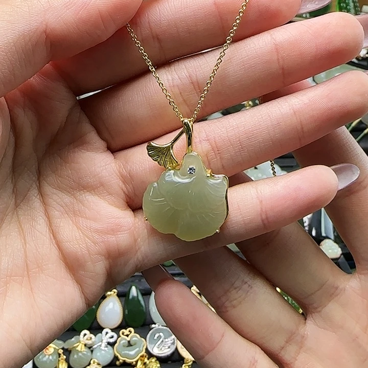 和田玉银S925镶嵌吊坠(赠链)