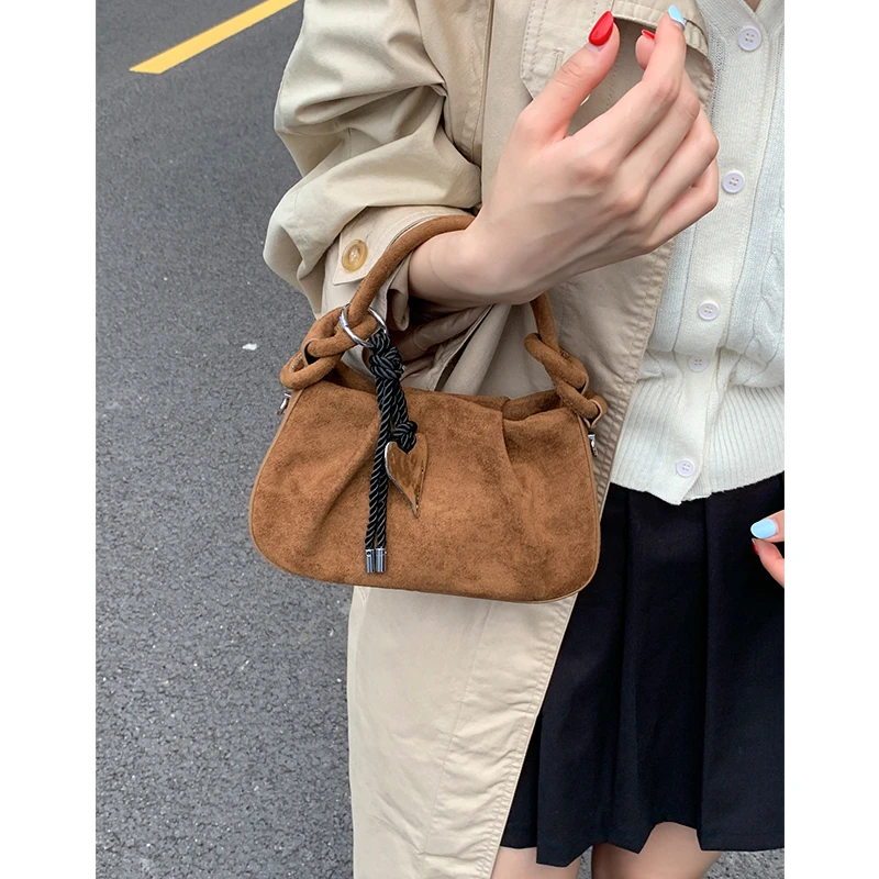 小众复古手提包包女式2025新款潮秋冬单肩斜挎包高级感褶皱云朵包