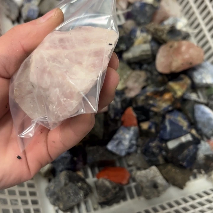 水晶605未镶嵌u*粉水原石