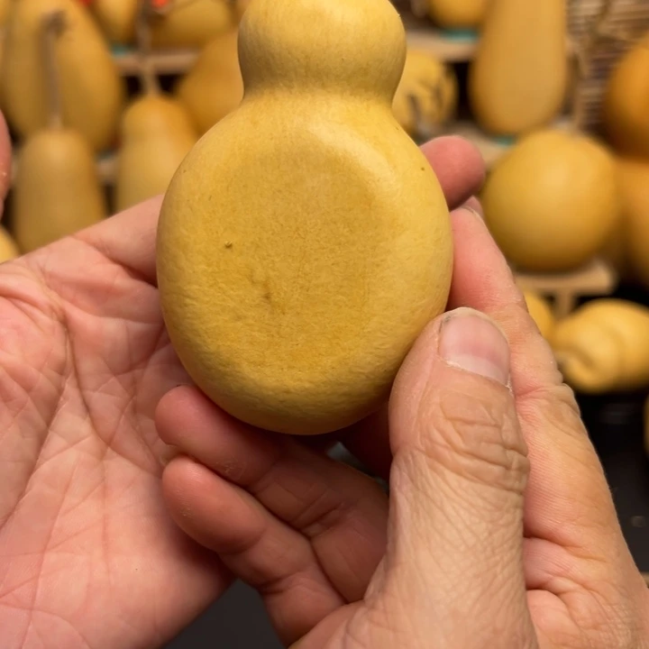 王*维3255566996666999