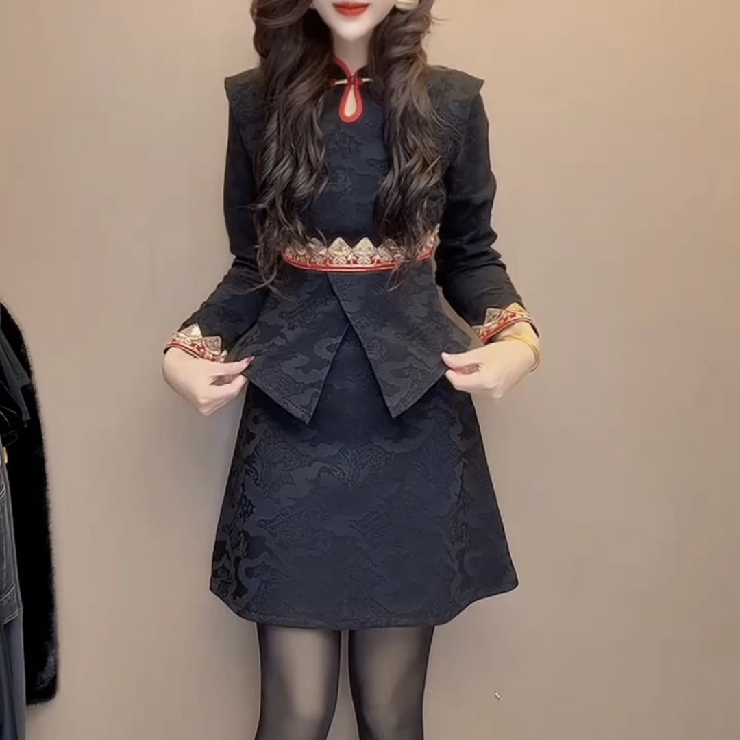 秋冬新款新中式国风刺绣收腰显瘦连衣裙