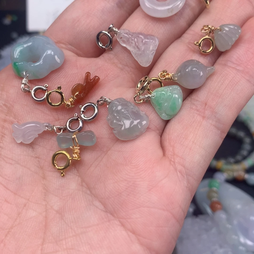 翡翠未镶嵌颈饰福利一堆