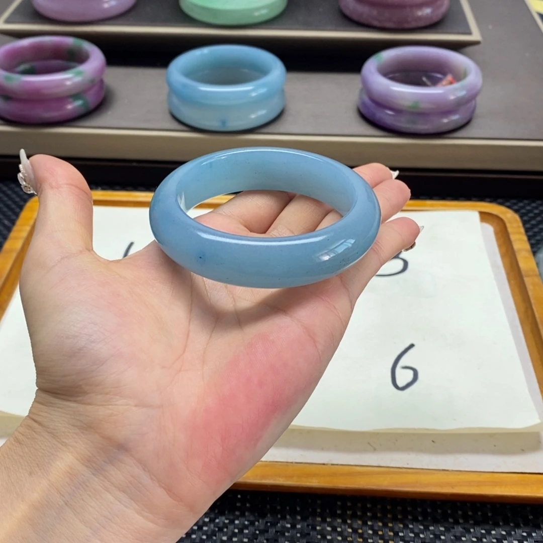 J***何石英岩玉手镯未镶嵌