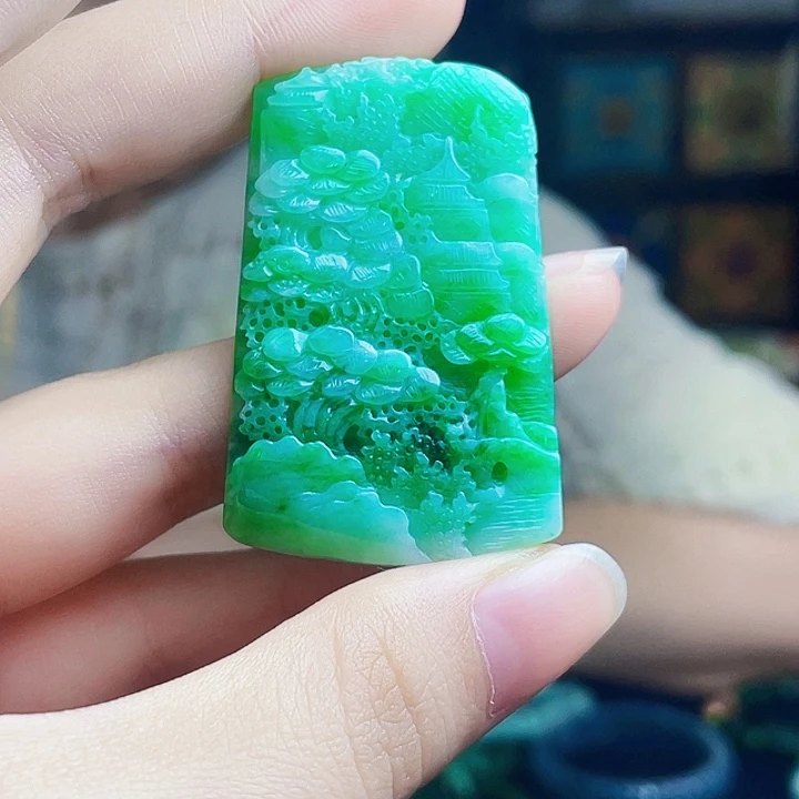 翡翠未镶嵌颈饰多样性