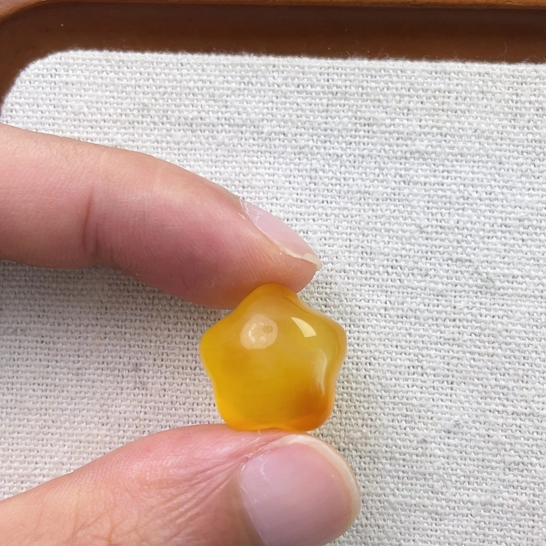 裸石琥珀未镶嵌星星