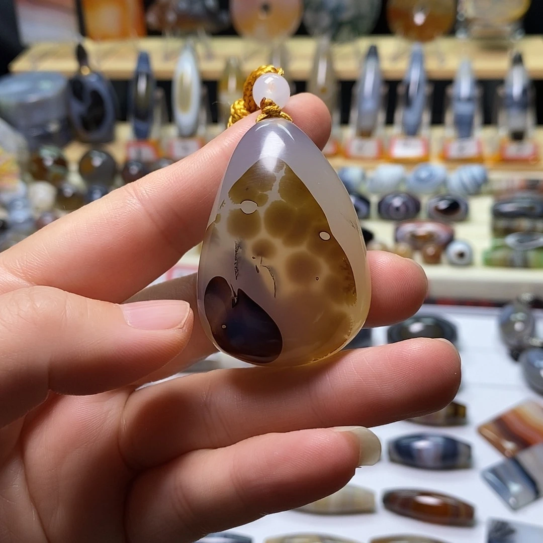 玛瑙/玉髓未镶嵌颈饰象形