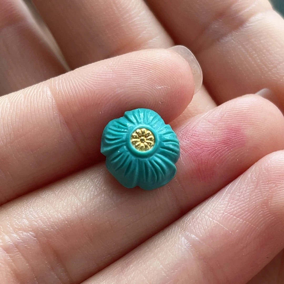 绿松石未镶嵌颈饰