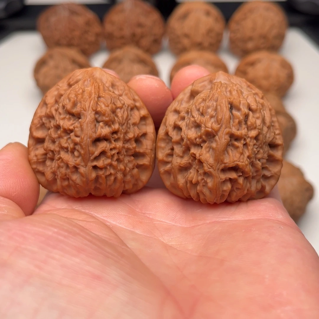 核桃把件40 全家福三角疆