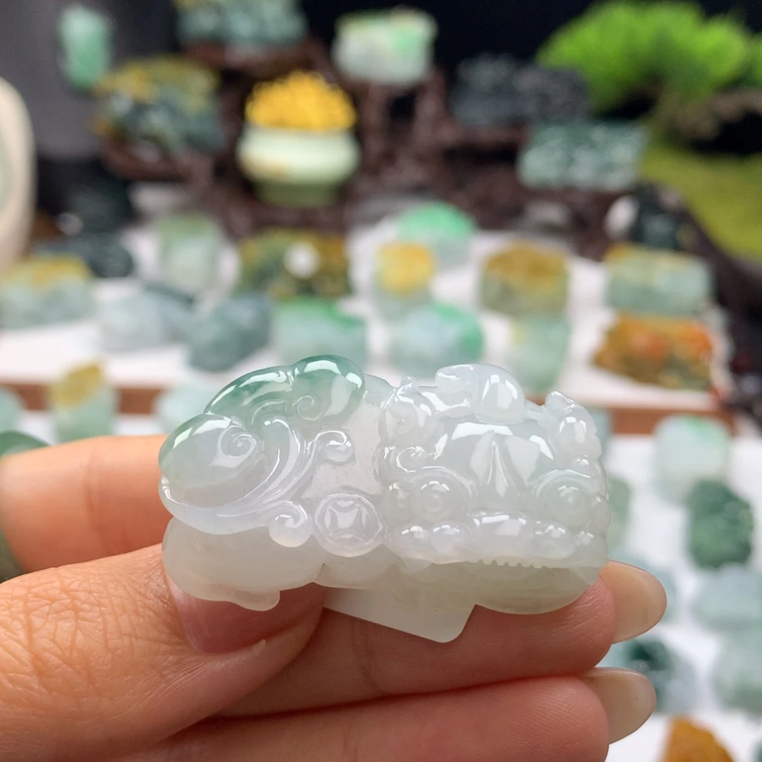 翡翠未镶嵌颈饰A27 冰胶飘花霸王貔貅