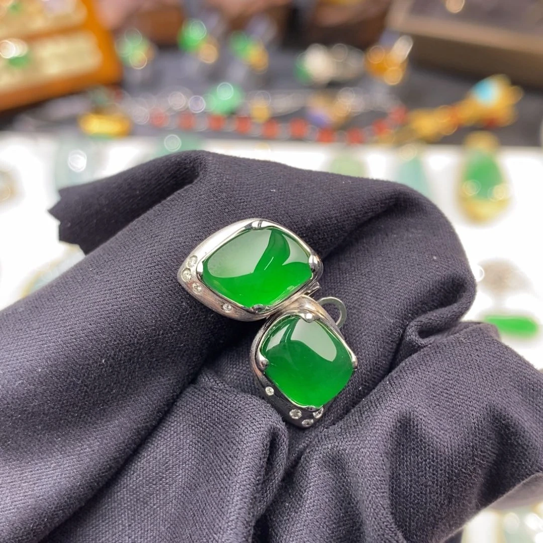 翡翠颈饰18K金镶嵌高冰浓阳绿耳钉大件厚重