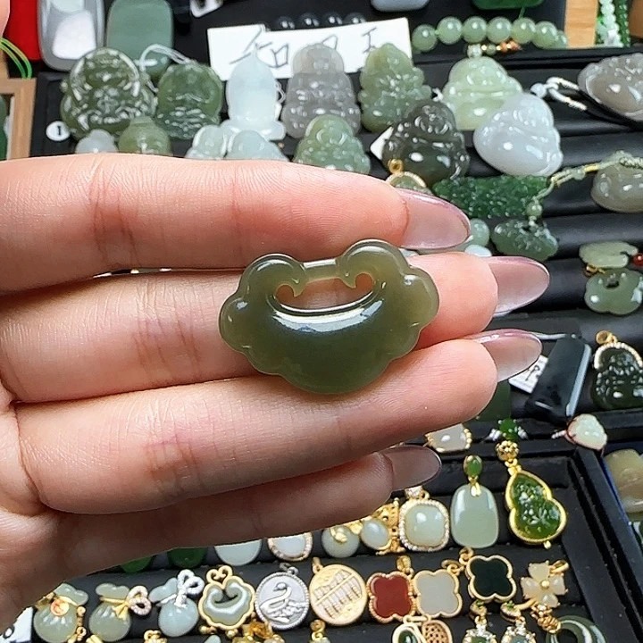 颈饰未镶嵌和田玉