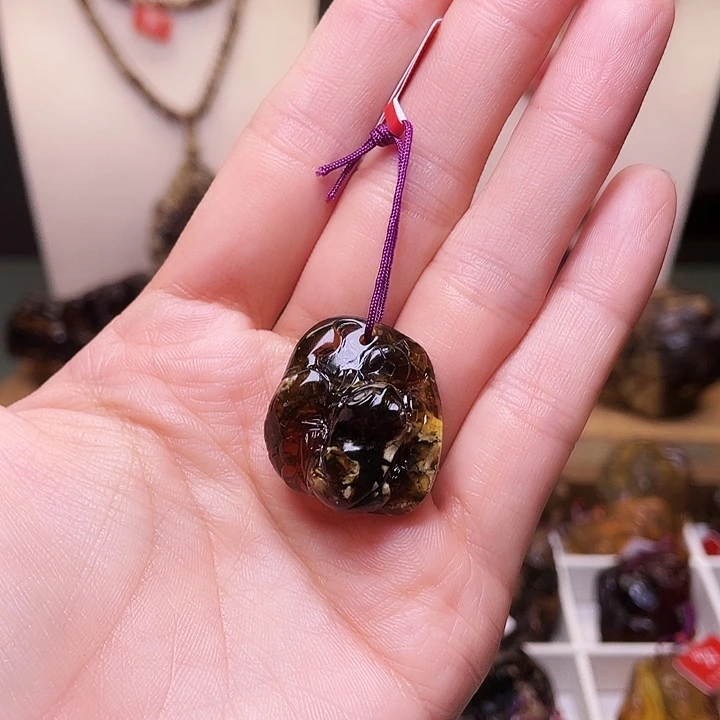 琥珀未镶嵌裸石抚顺琥珀呱呱来米382