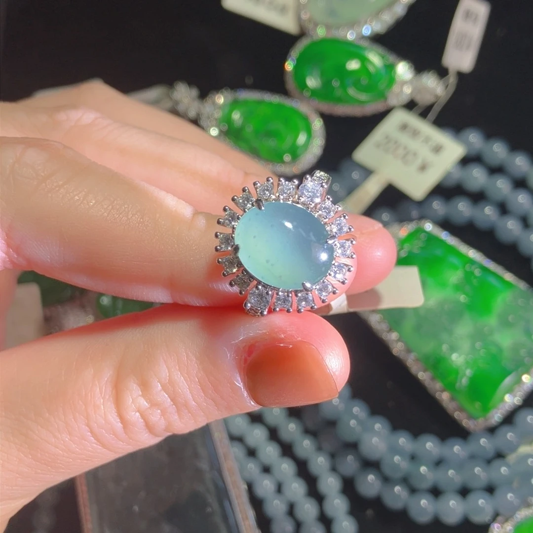 颈饰未镶嵌翡翠蛋面