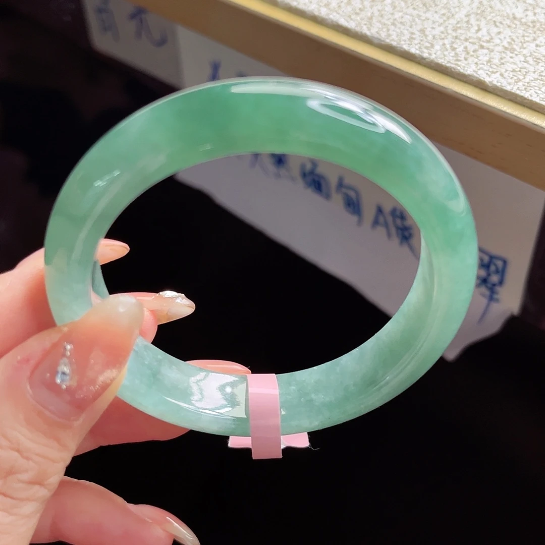 翡翠未镶嵌手镯手镯