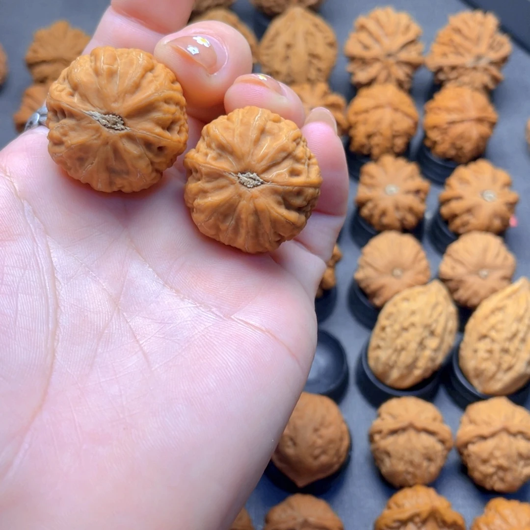 我***媚核桃文玩把件小铁锤