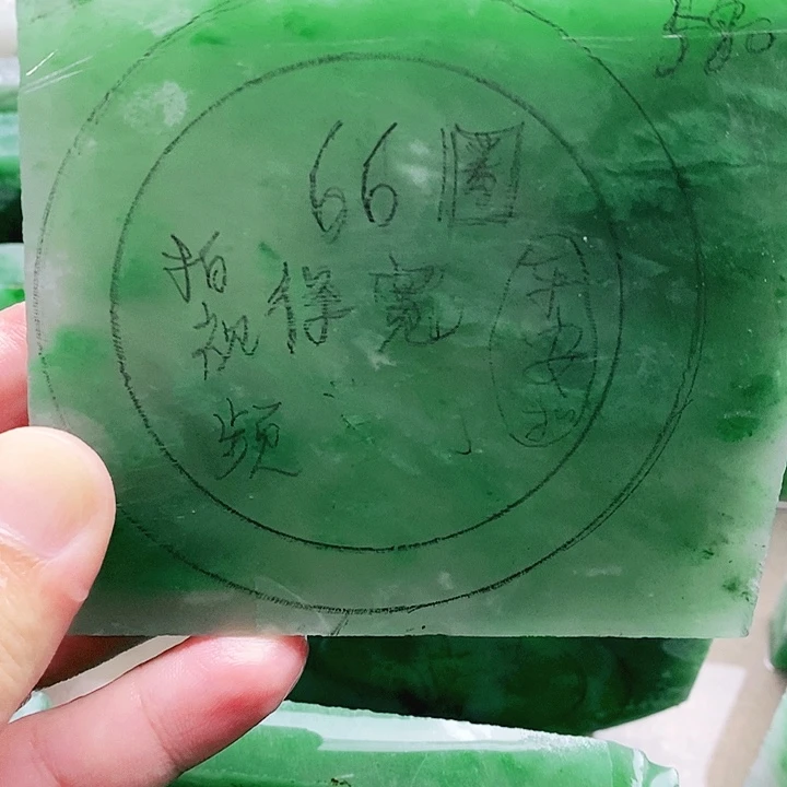 石英质玉手镯未镶嵌疯***宝定制产品