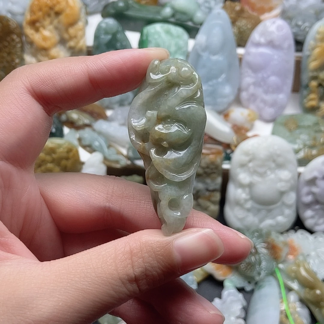 翡翠未镶嵌颈饰翡翠