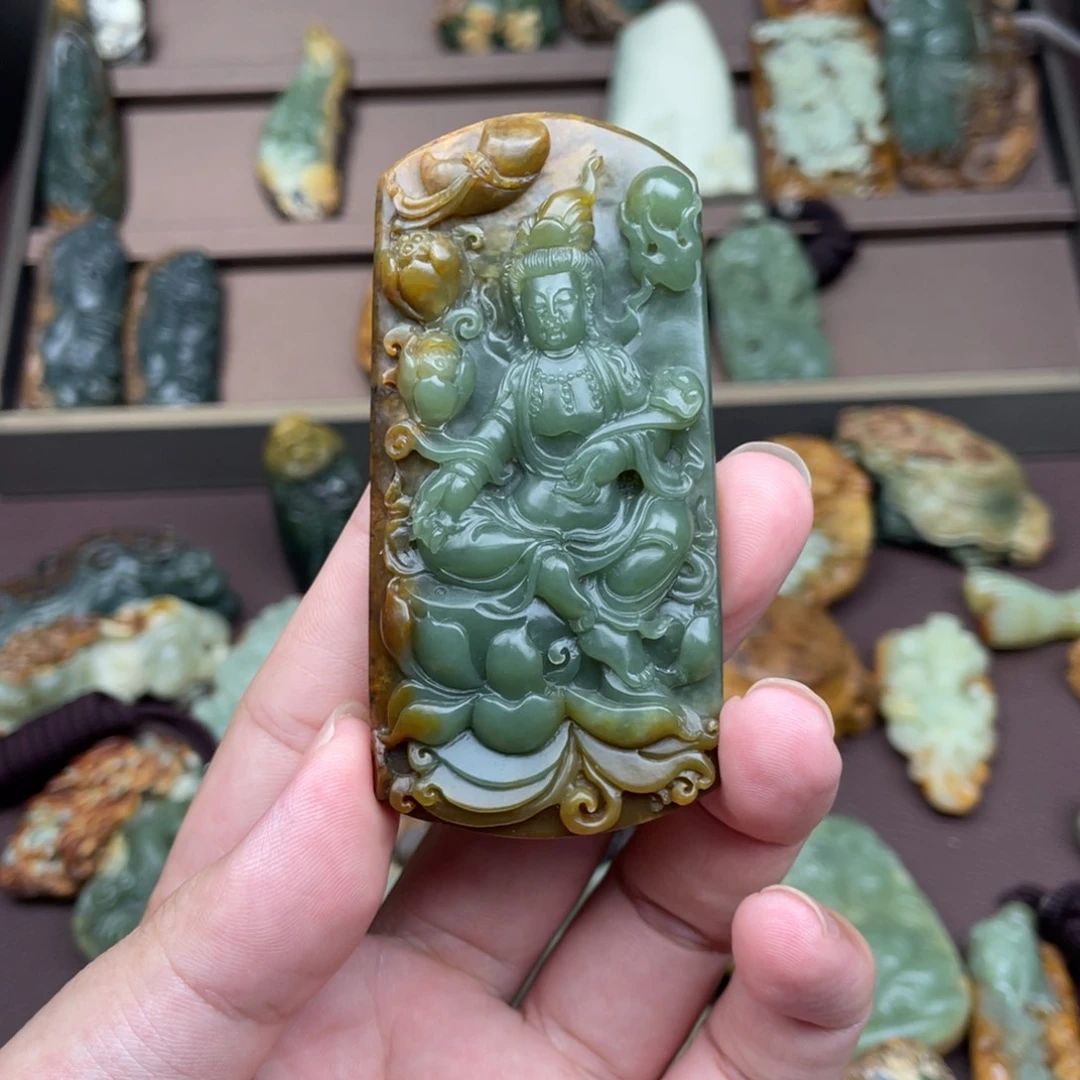 未镶嵌岫岩河磨玉（透闪石质玉）挂件有**橱