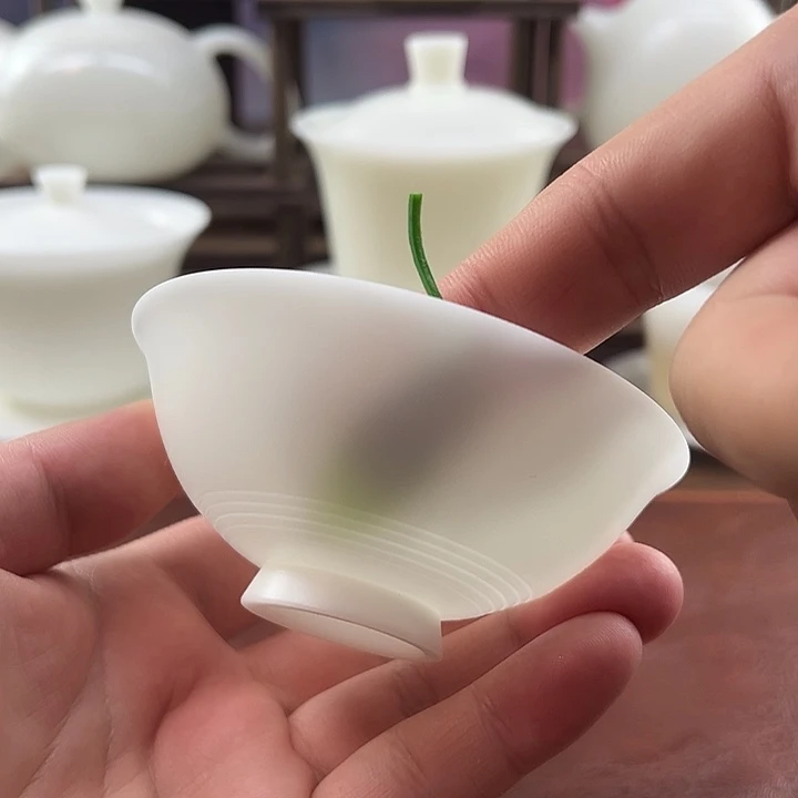 薄胎高冰素烧100ml普洱杯斗笠盏