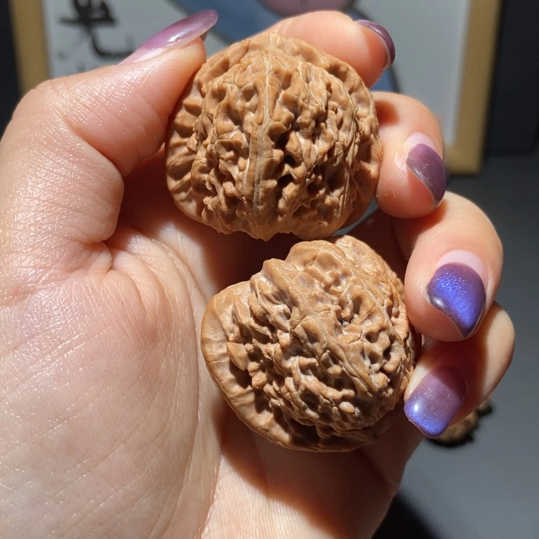 织***锦文玩核桃吊坠白狮子