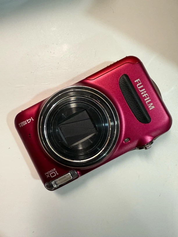 9新 Fujifilm/富士 富士t300 1400w像素 10倍光学变焦