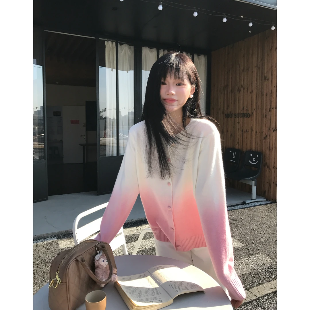 月半鱼【粉黛】渐变毛衣女冬季新款宽松针织开衫圆领慵懒上衣