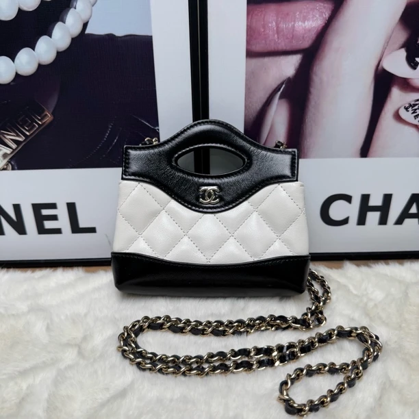 99新 Chanel/香奈儿 超mini黑白熊猫31bag（芯片款）