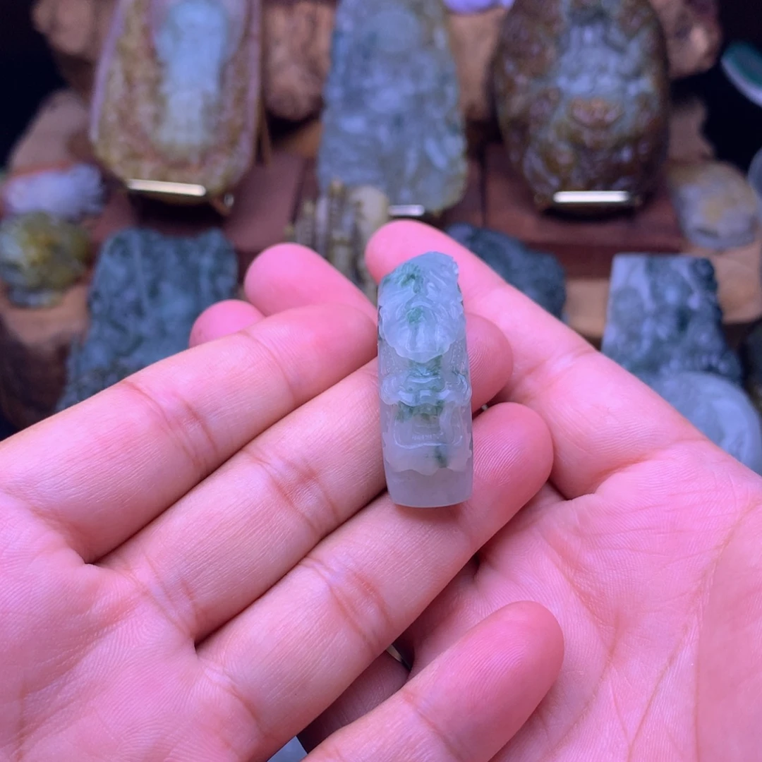 定制翡翠未镶嵌翡翠