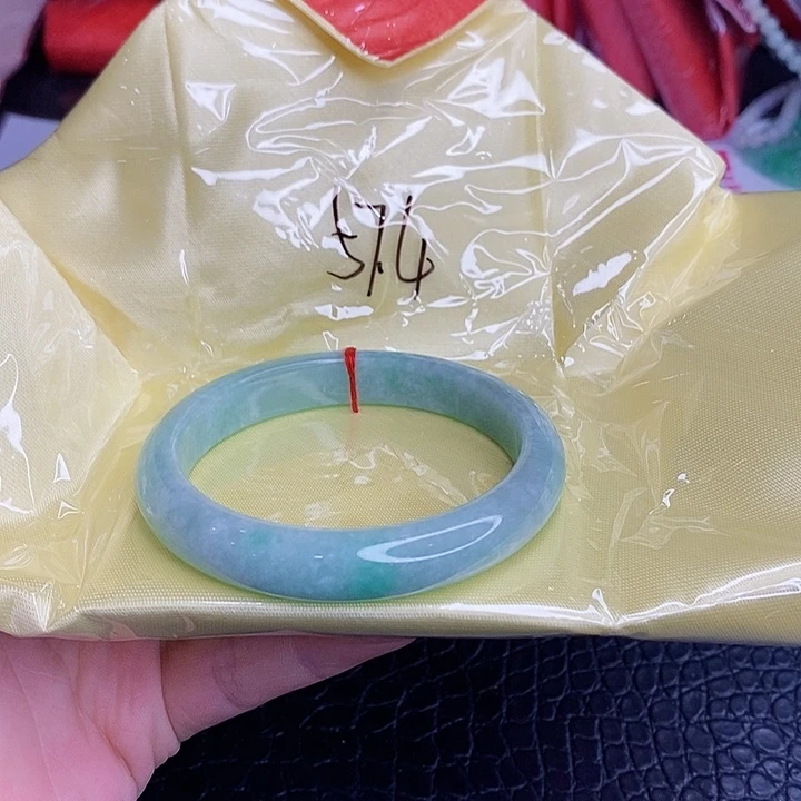 翡翠手镯未镶嵌一图一物实物为准