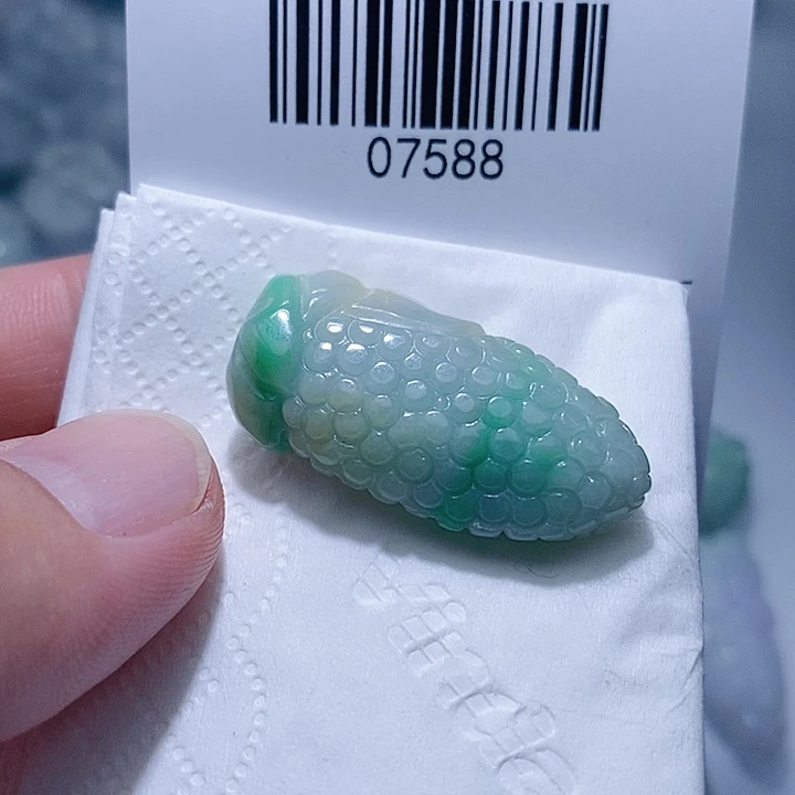 翡翠未镶嵌颈饰天光墟翡翠市场现金代购