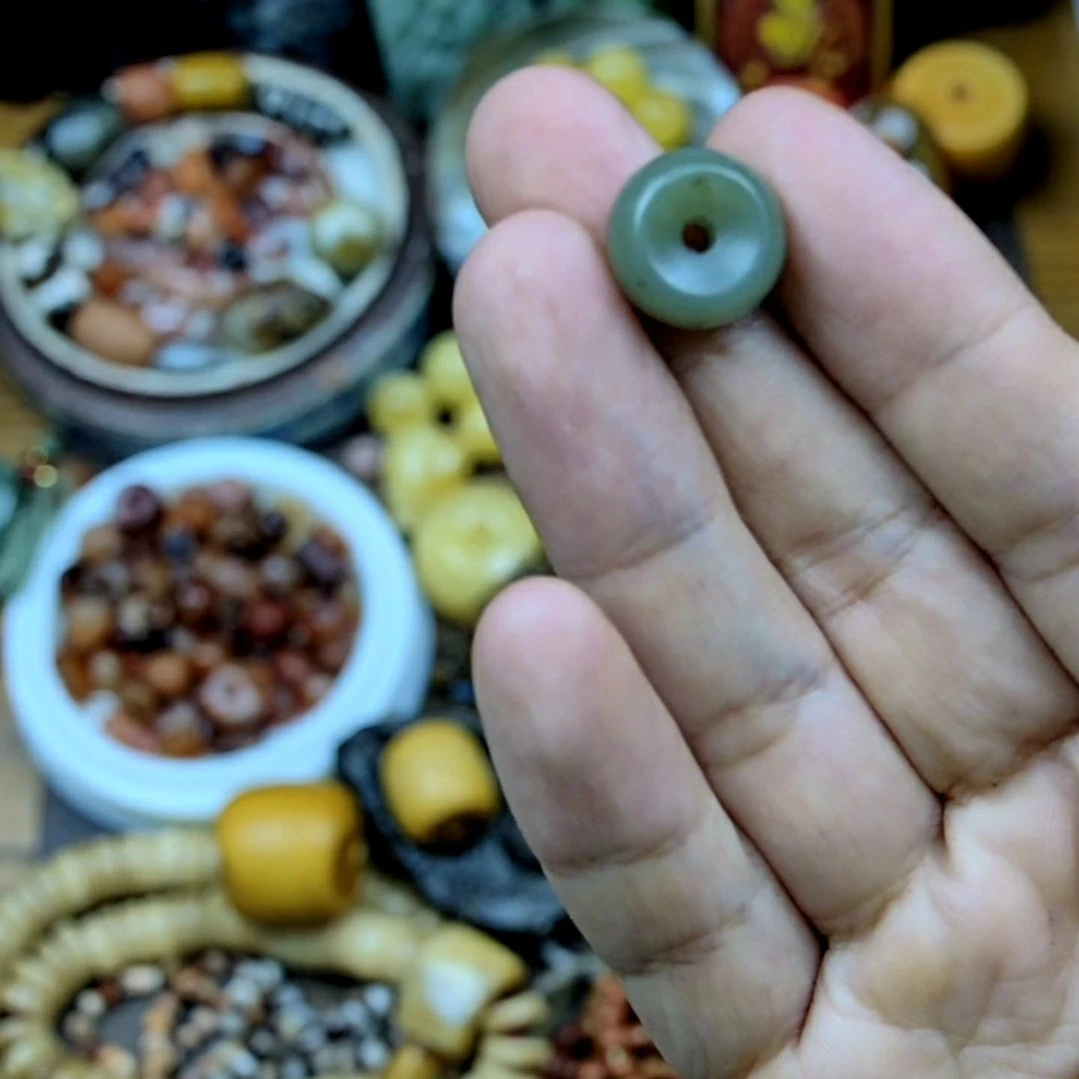 一***茶和田玉未镶嵌颈饰d14n9i2yjj1n0