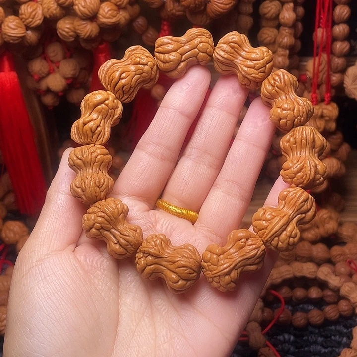 木质类龙纹桃枭挂件