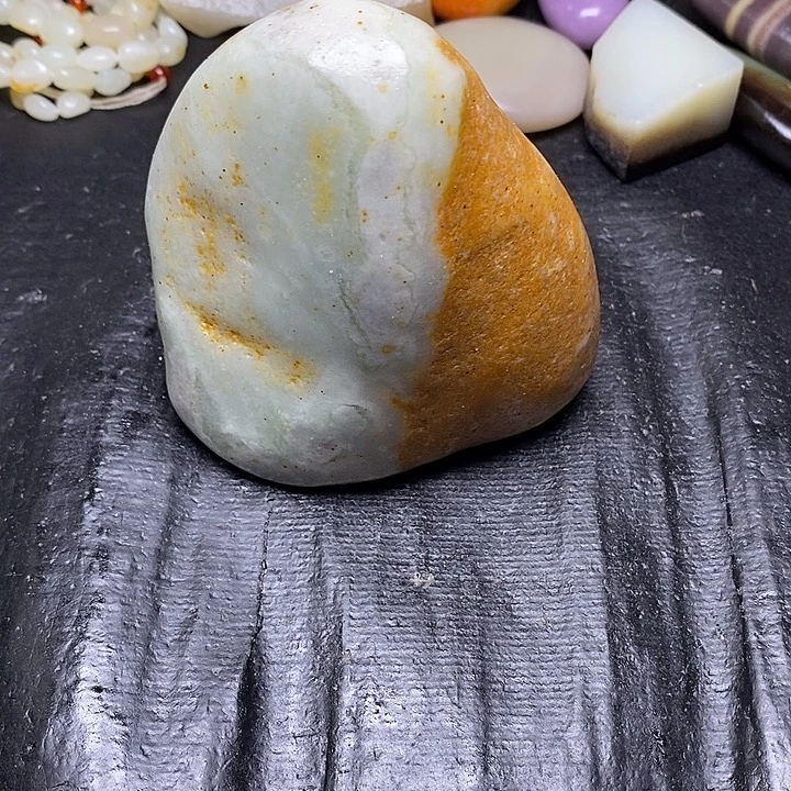 未镶嵌和田玉摆件
