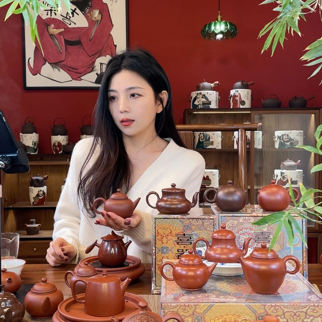 紫砂茶壶J****博…………………