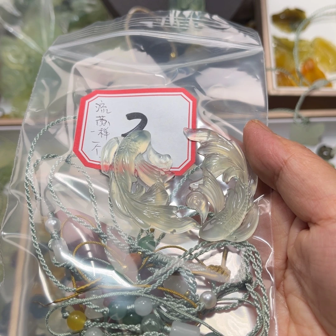 ****蛇纹石玉未镶嵌颈饰