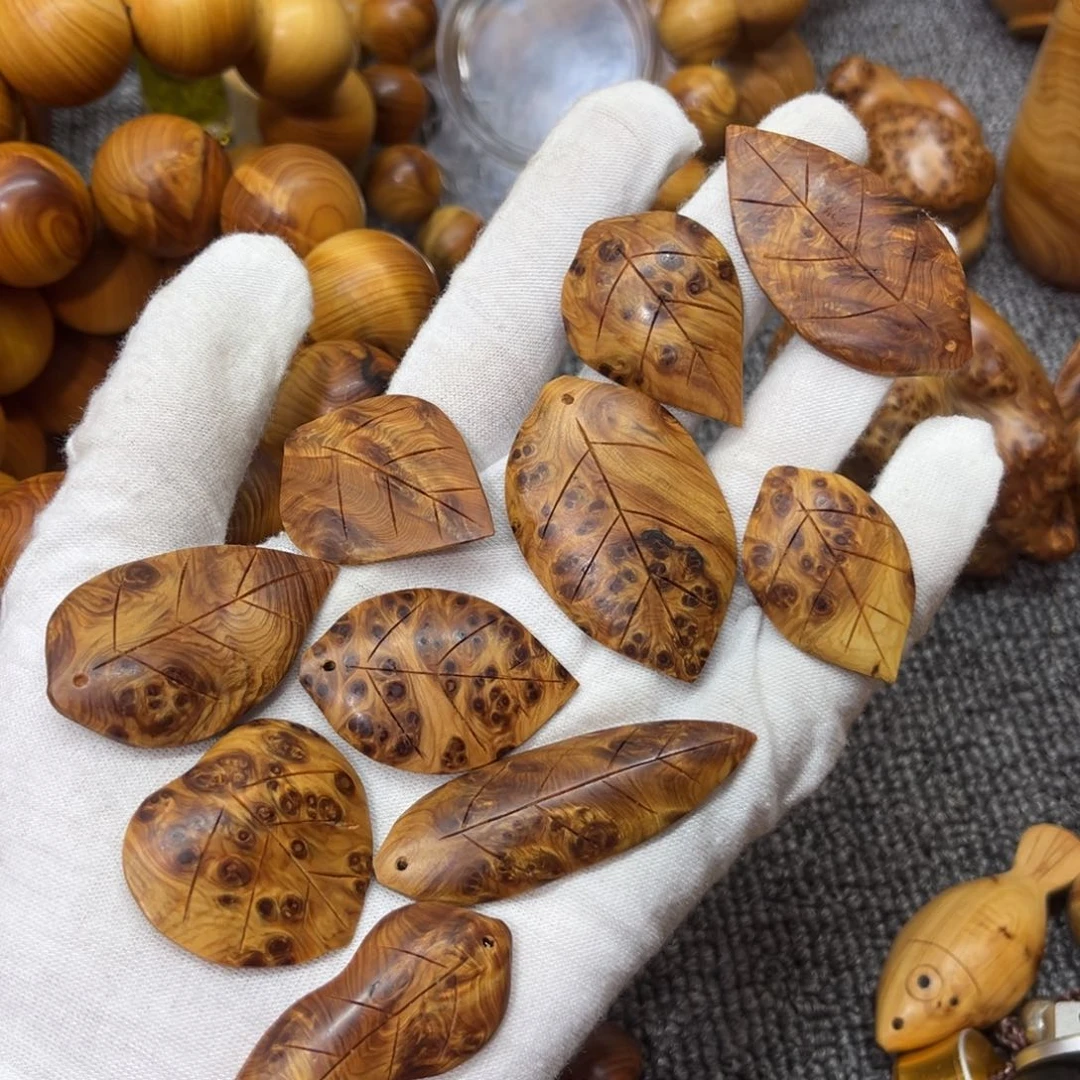 柏木（崖柏）跃**动太行崖柏