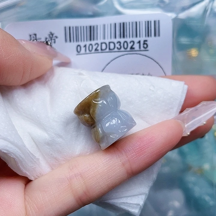 吊坠(不含链)未镶嵌翡翠山*