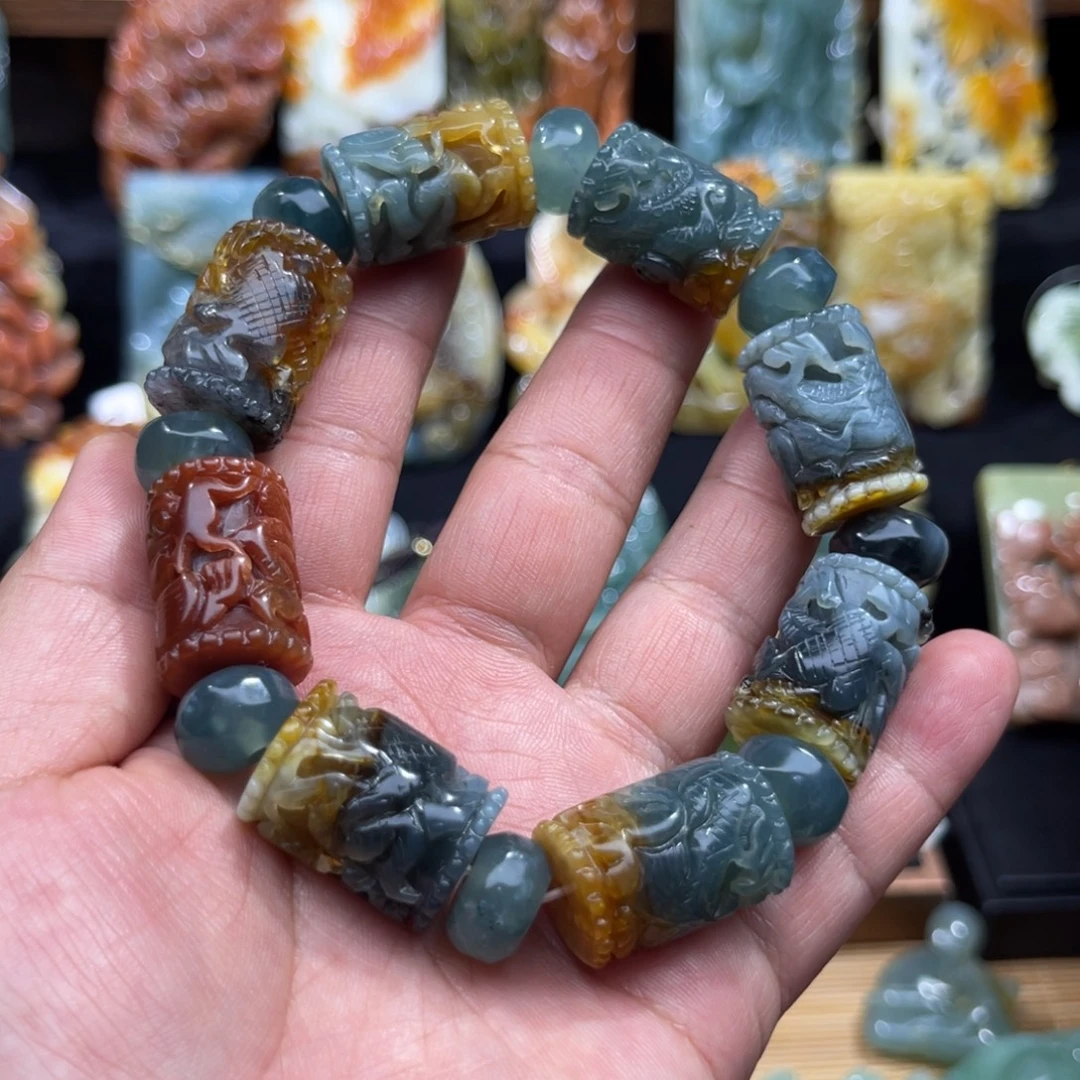 蛇纹石玉未镶嵌颈饰