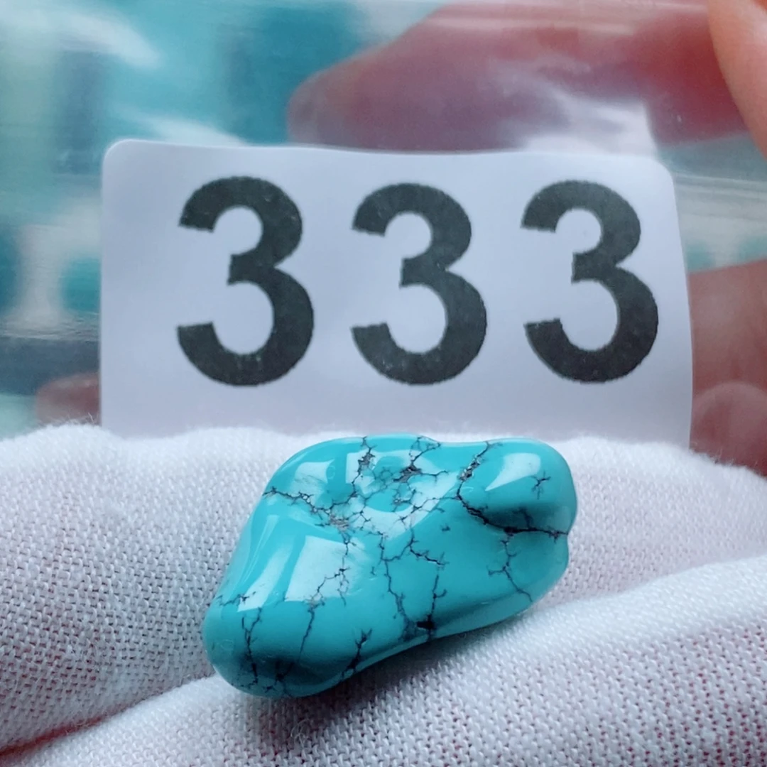 泽***恩未镶嵌绿松石珠宝奇石