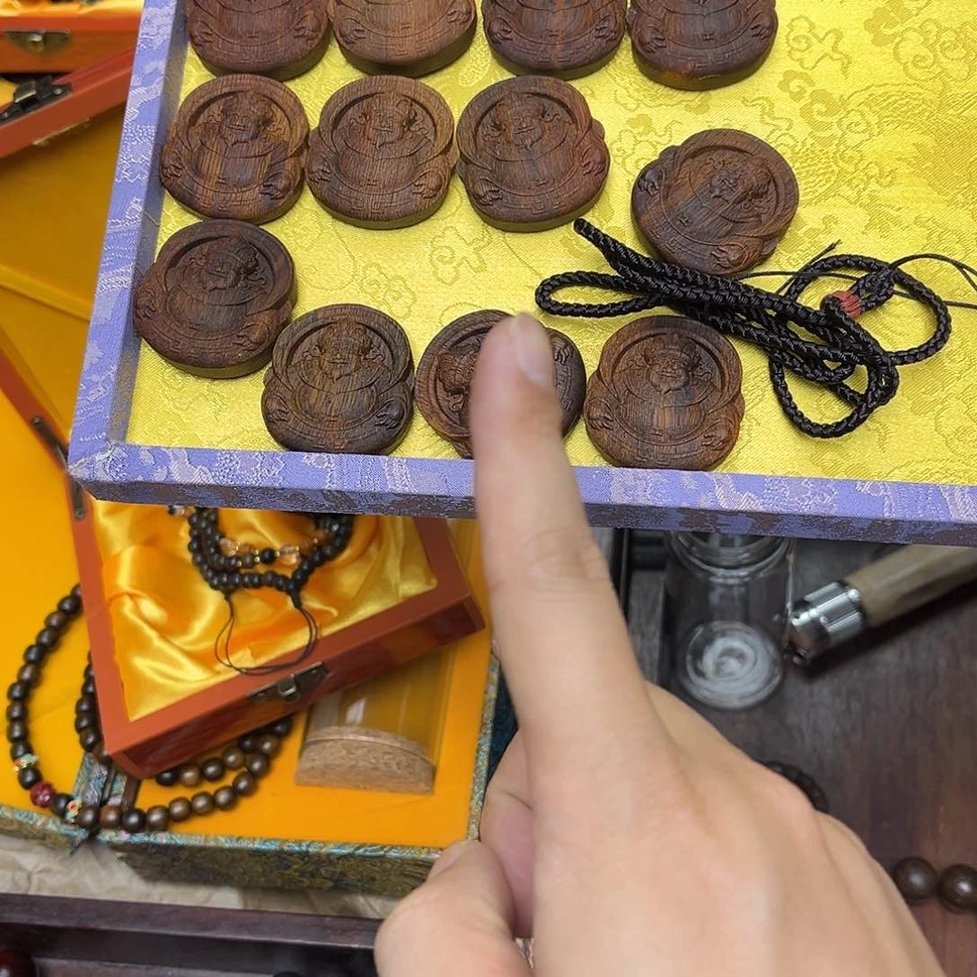 大叶紫檀（黑酸枝木类）