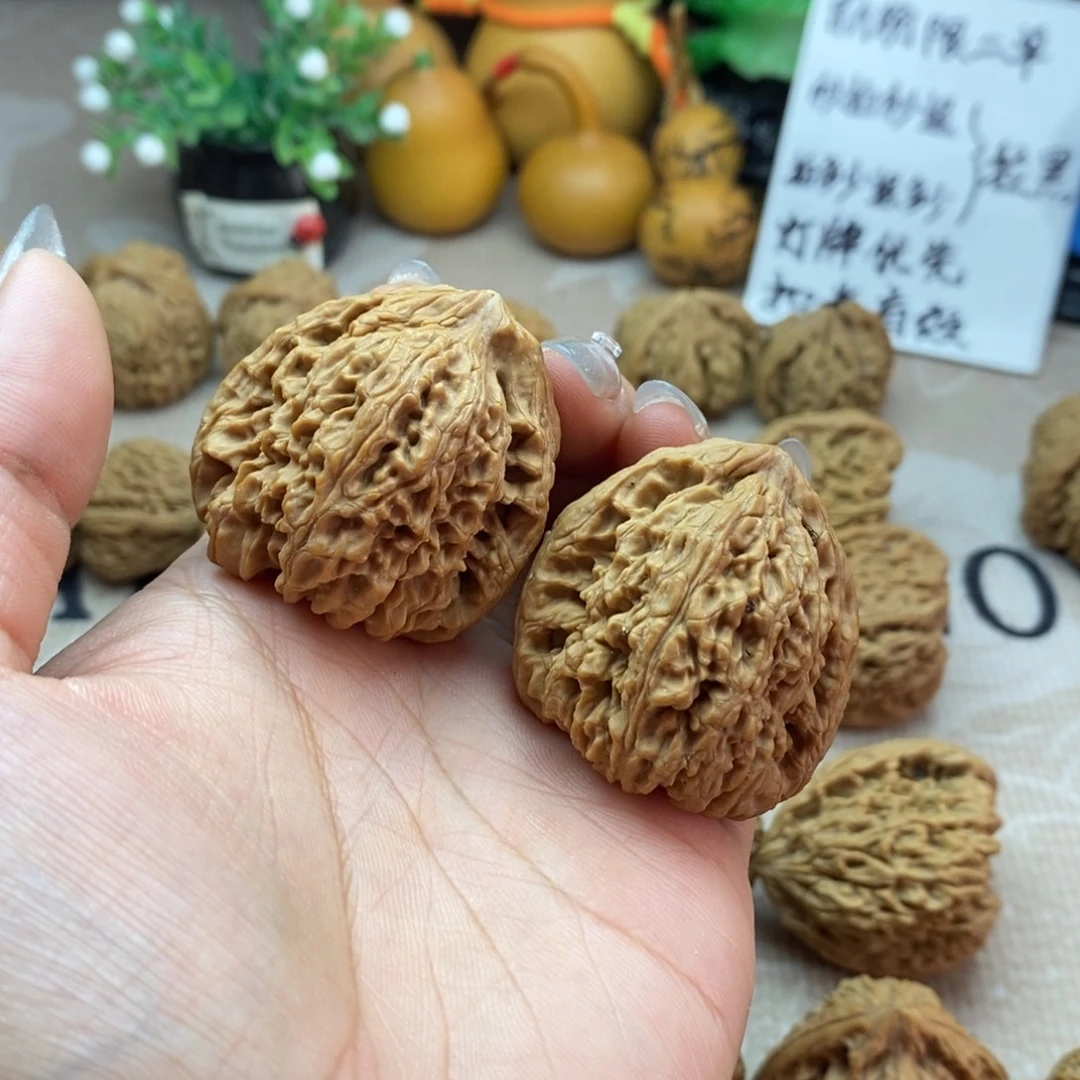 文玩核桃吊坠南疆