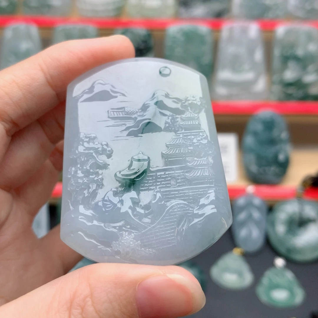 翡翠未镶嵌颈饰山水