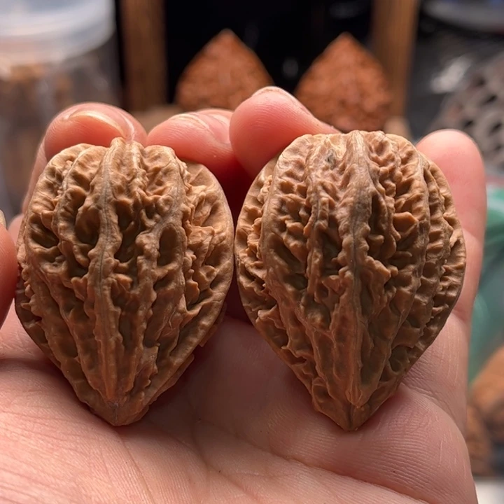 文玩核桃把件楸大胖9瑕疵
