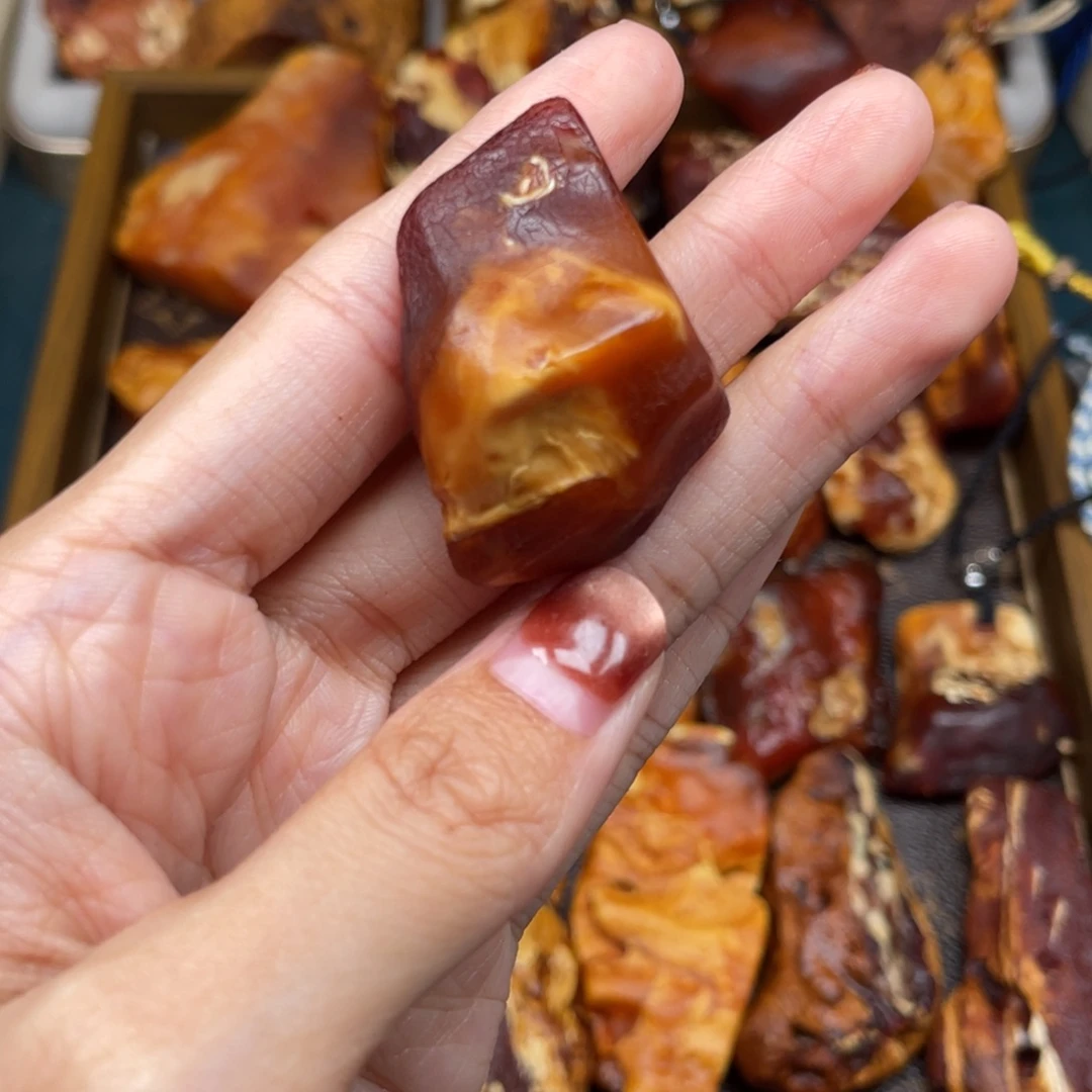 琥珀未镶嵌珠宝奇石